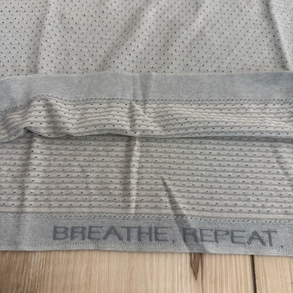 Lululemon Metal Vent Breathe Polo NWT Size XL - Picture 9 of 9